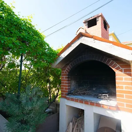 With Parking Space - 15316 Trogir