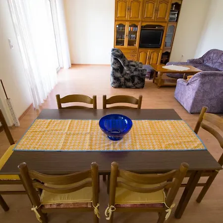 Apartment With Parking Space - 15316